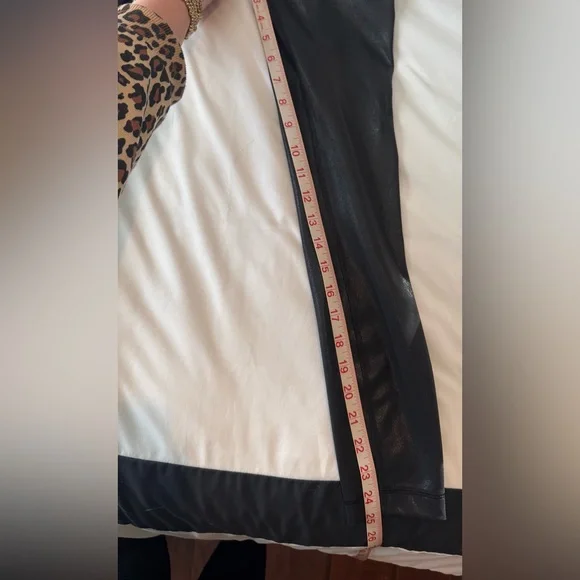 Lululemon wunder train High-Rise Tight 25” FOIL - Picture 6 of 7